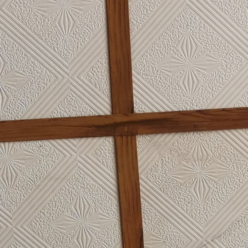 Main T (wooden)